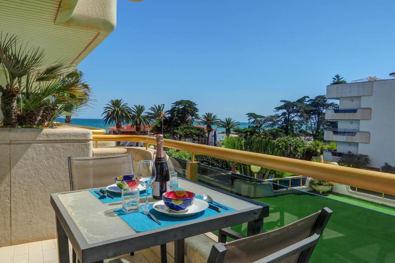 Mediterraneo Seaview Apartment By Hello Homes סיטגס מראה חיצוני תמונה