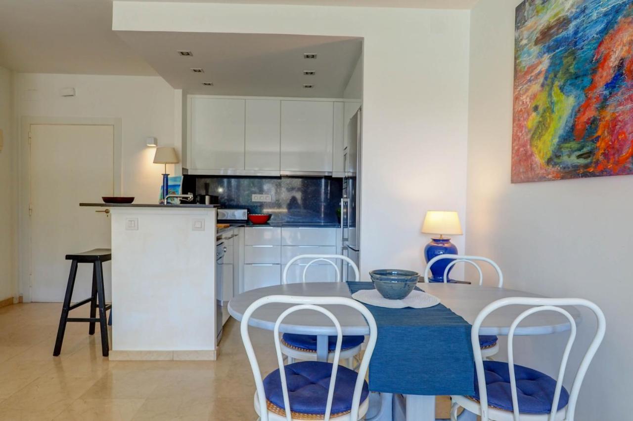 Mediterraneo Seaview Apartment By Hello Homes סיטגס מראה חיצוני תמונה