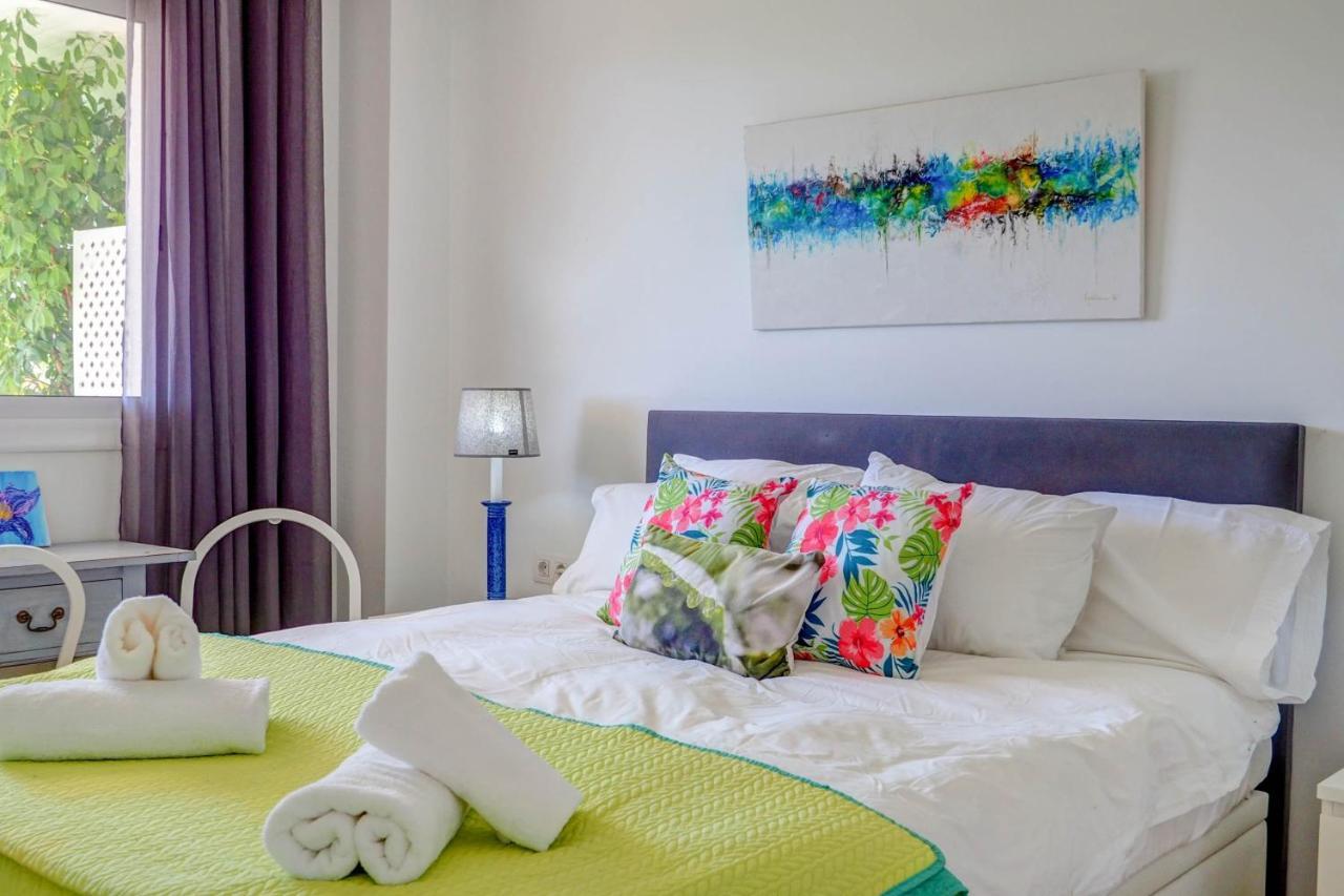 Mediterraneo Seaview Apartment By Hello Homes סיטגס מראה חיצוני תמונה