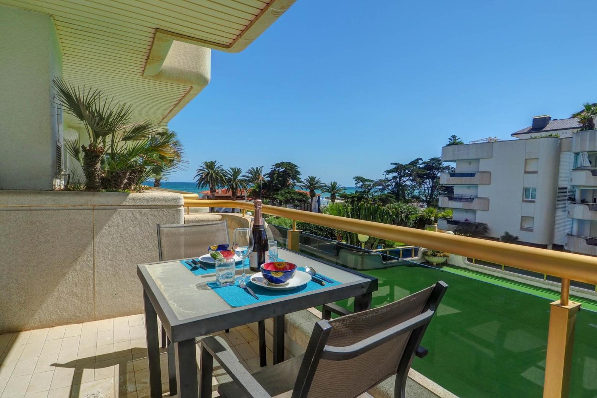 Mediterraneo Seaview Apartment By Hello Homes סיטגס מראה חיצוני תמונה