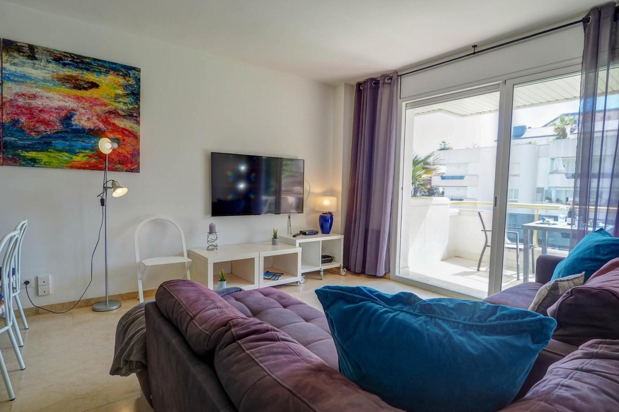 Mediterraneo Seaview Apartment By Hello Homes סיטגס מראה חיצוני תמונה