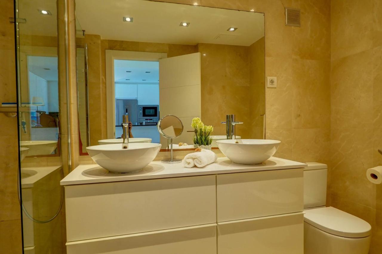 Mediterraneo Seaview Apartment By Hello Homes סיטגס מראה חיצוני תמונה