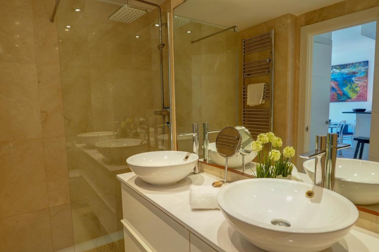 Mediterraneo Seaview Apartment By Hello Homes סיטגס מראה חיצוני תמונה
