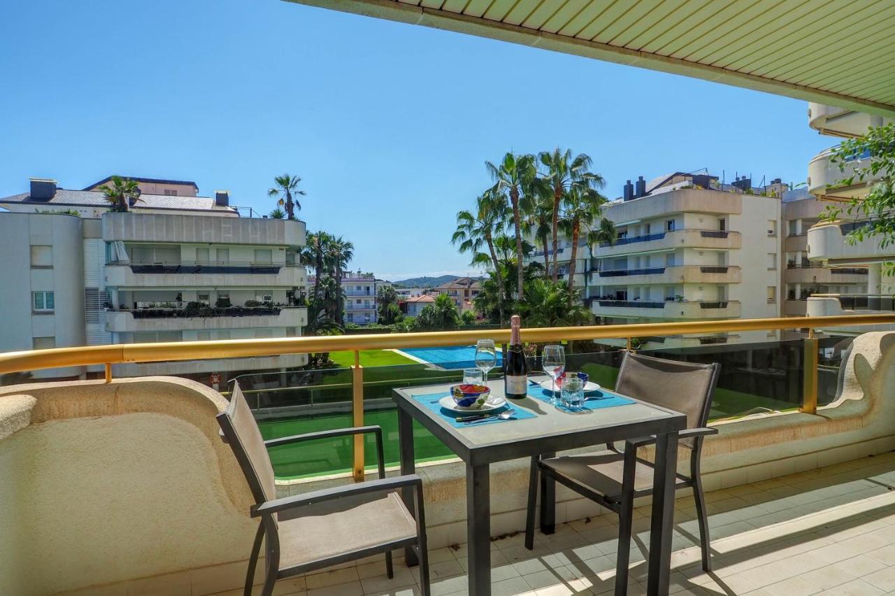 Mediterraneo Seaview Apartment By Hello Homes סיטגס מראה חיצוני תמונה