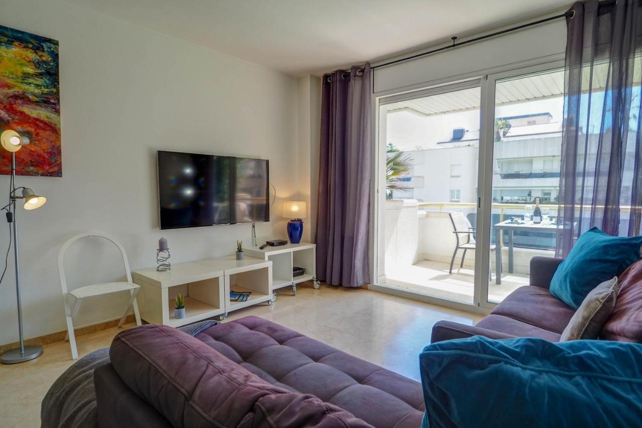 Mediterraneo Seaview Apartment By Hello Homes סיטגס מראה חיצוני תמונה